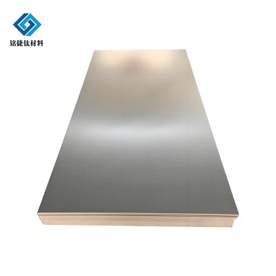 Hur monterar man en titanplatta?